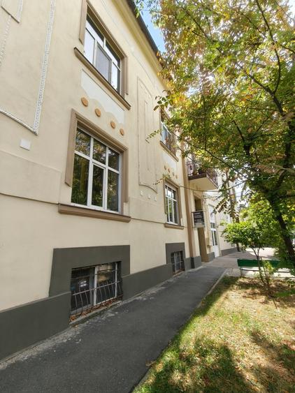 Apartament cu 3 camere semidecomandat în Elisabetin