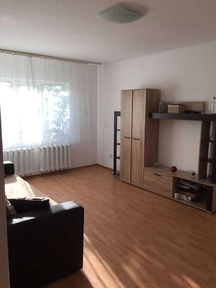 Apartament cu 2 camere decomandat în Nicolina