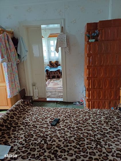 Casă cu 2 camere cu Teren 180 Mp în Central