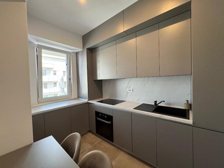 Apartament cu 2 camere semidecomandat, mobilat în Sisești
