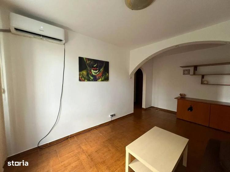 Apartament cu 2 camere decomandat în Ozana