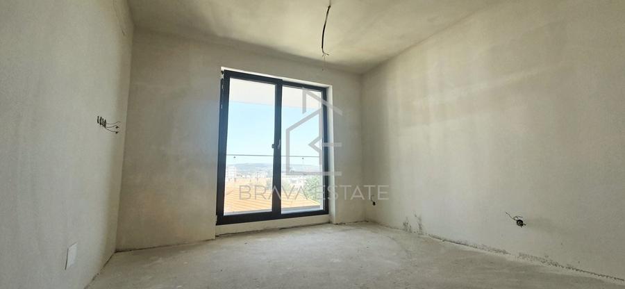 Apartament cu 2 camere semidecomandat în Mărăști