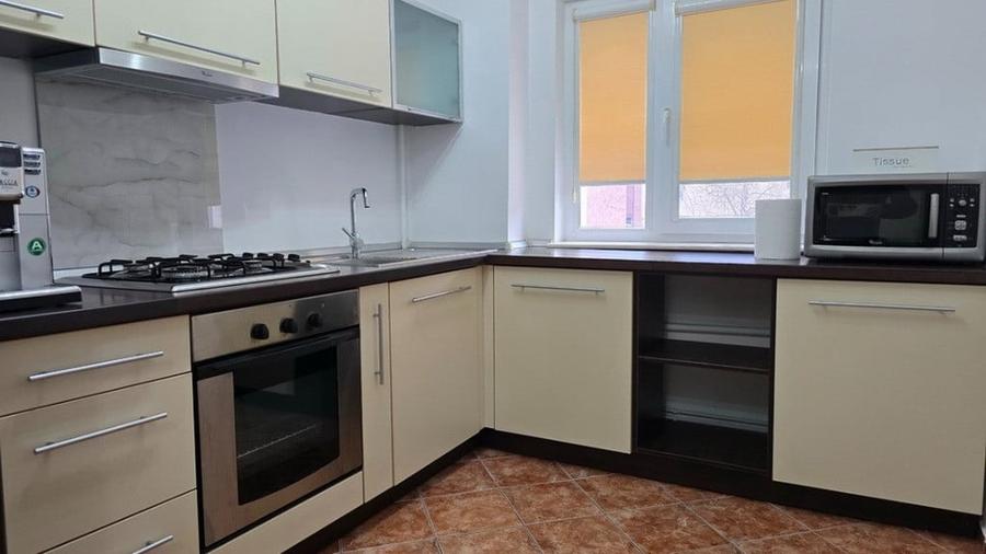 Apartament cu 2 camere decomandat în 22 Decembrie