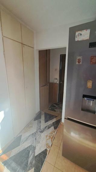 Apartament cu 2 camere decomandat, mobilat în Poarta 6
