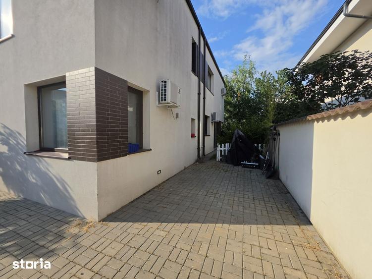 Casă cu 5 camere cu Teren 250 Mp în Central