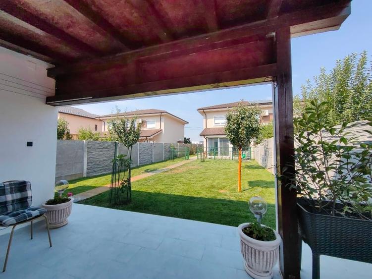 Duplex cu 3 camere cu Canalizare în Moșnița Nouă