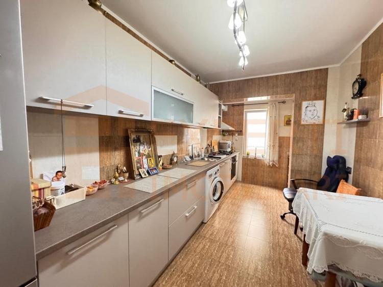 Duplex cu 5 camere cu Canalizare în Mamaia-Sat