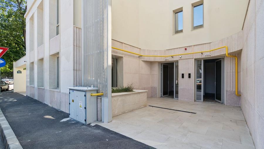 Apartament cu 3 camere decomandat, mobilat în Universitate