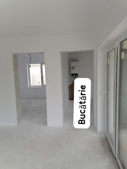 Casă cu 4 camere în Sântandrei