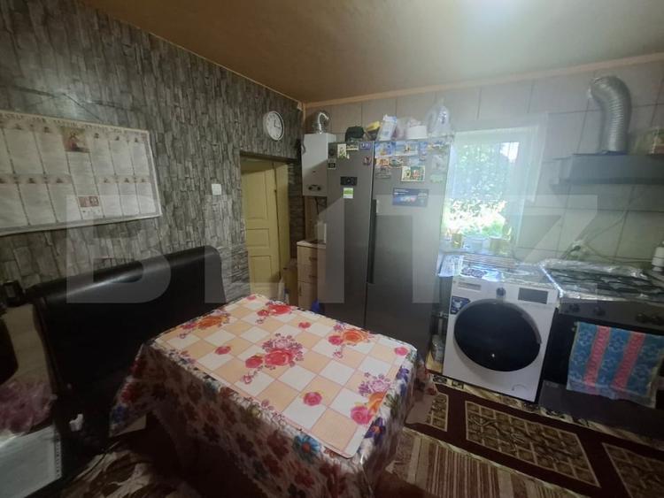 Casă individuală cu 5 camere cu Canalizare în Crângurile