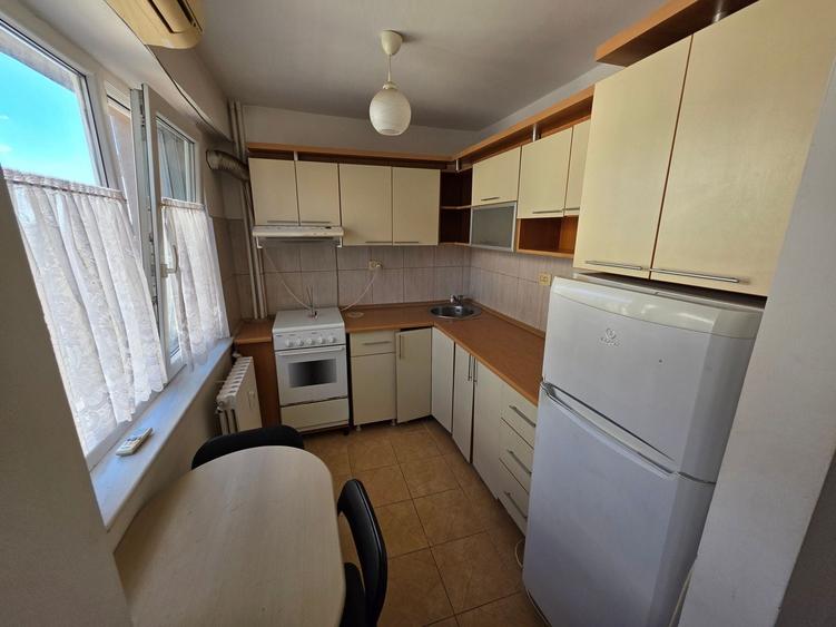 Apartament cu 2 camere semidecomandat în P-ța Ovidiu