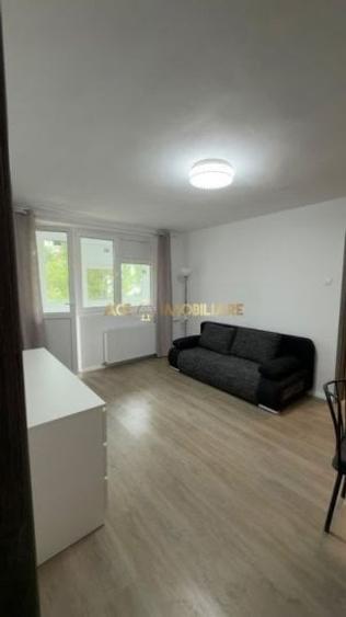 Apartament cu 2 camere semidecomandat, mobilat în Berceni