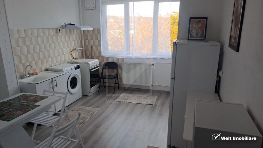 Garsonieră decomandată, mobilată în Gruia