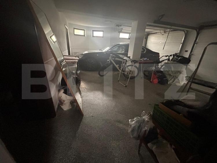 Casă individuală cu 8 camere cu Piscina în Dumbrăvița