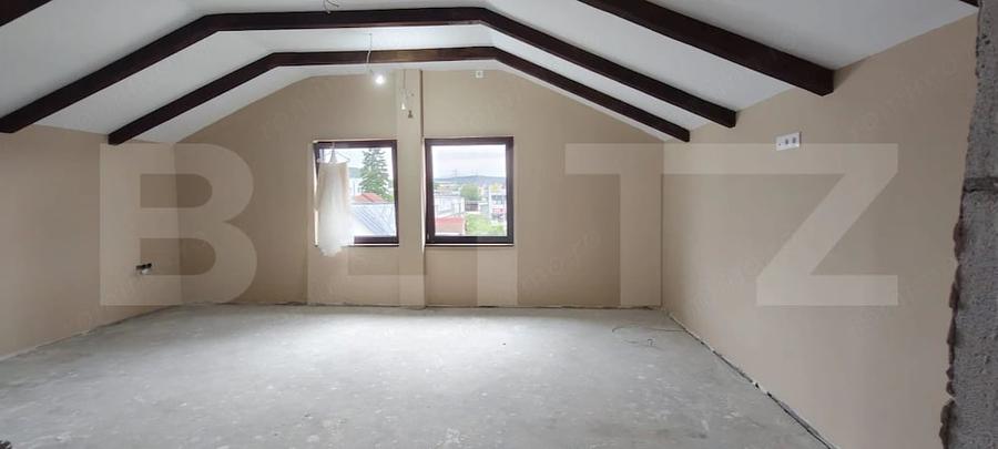Apartament cu 5 camere decomandat în Central