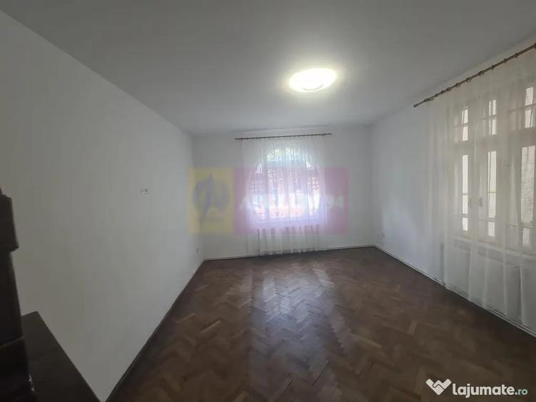 Casă cu 3 camere cu Teren 247 Mp în Central