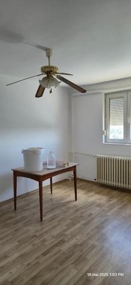 Apartament cu 2 camere semidecomandat în Rahova