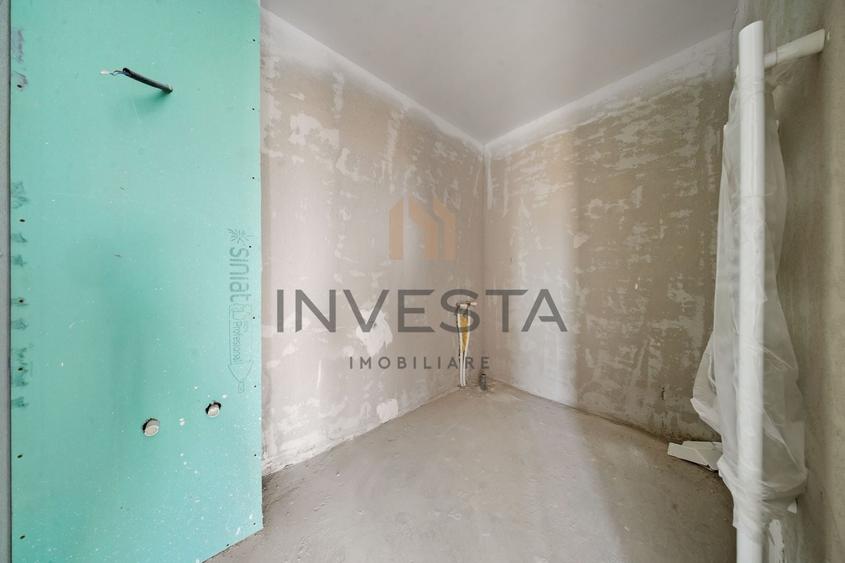 Apartament cu 3 camere semidecomandat în Între Lacuri