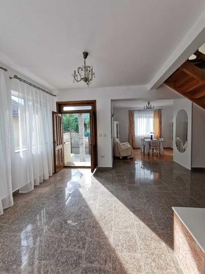 Casă cu 4 camere în Vale