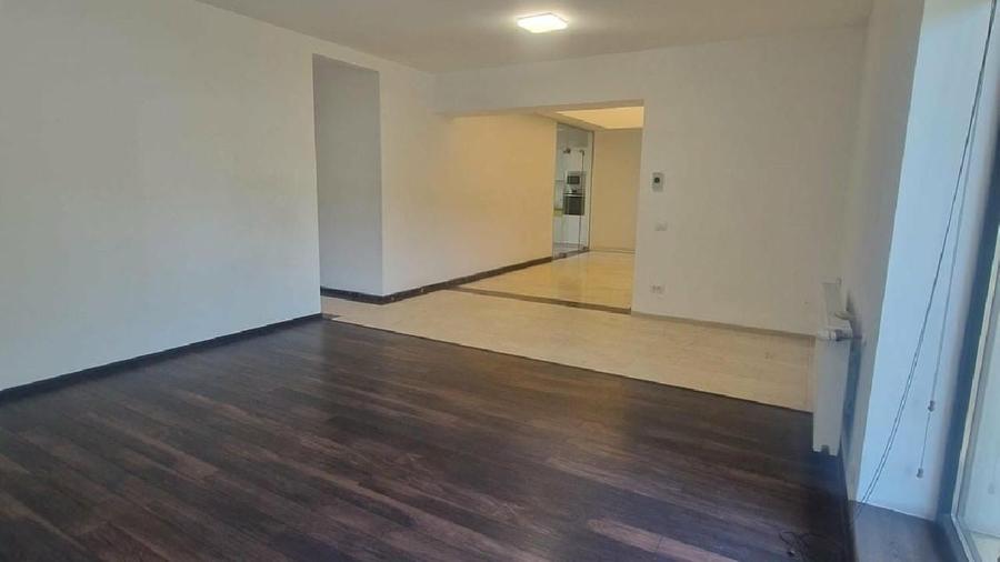 Apartament cu 4 camere decomandat în Nord