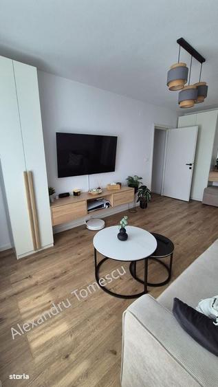 Apartament cu 3 camere semidecomandat în Vitan