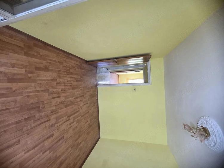 Apartament cu 3 camere semidecomandat în 1 Decembrie 1918