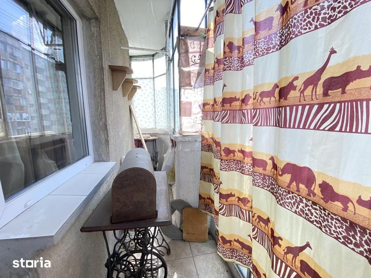 Apartament cu 4 camere decomandat în Rahova