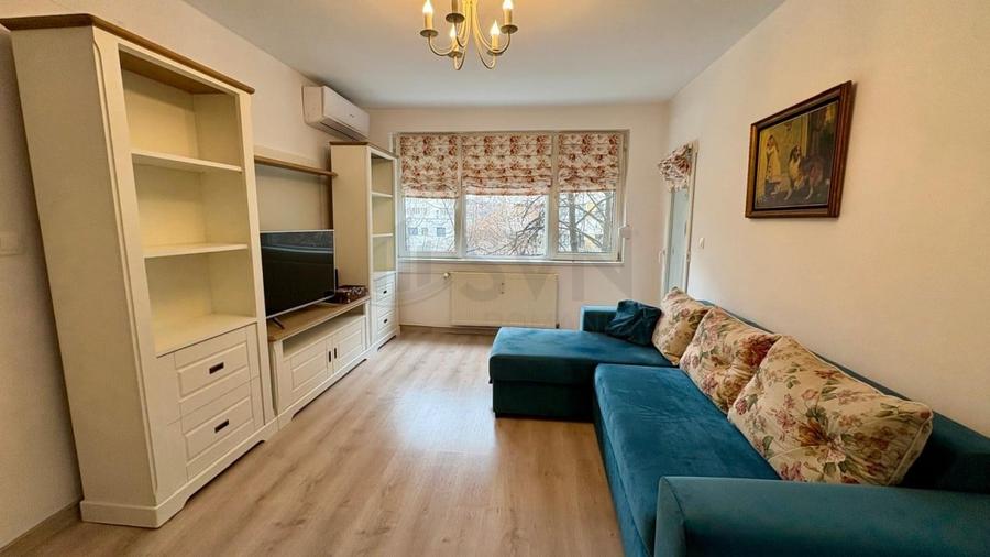 Apartament cu 2 camere semidecomandat în Tei