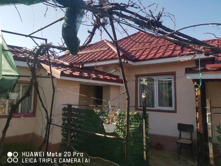 Casă cu 4 camere cu Teren 400 Mp în Central
