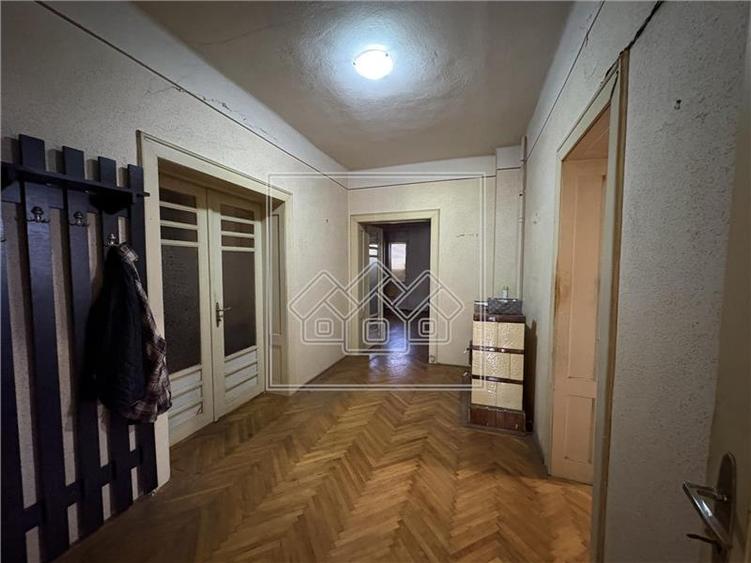 Duplex cu 4 camere cu Canalizare în Calea Dumbrăvii
