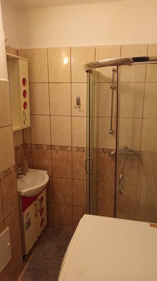 Garsonieră decomandată în Decebal