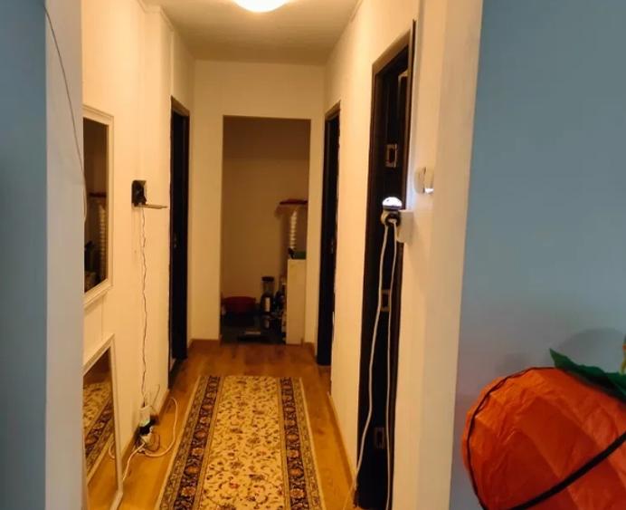Apartament cu 3 camere semidecomandat în Dristor