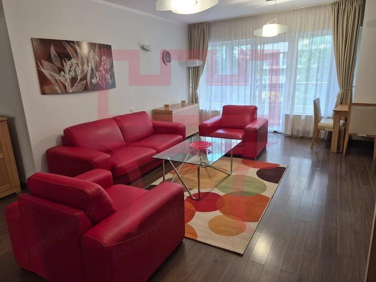 Apartament cu 3 camere semidecomandat în Plopilor