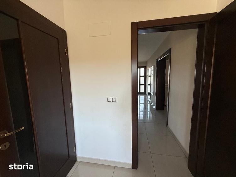 Casă cu 5 camere cu Teren 427 Mp în Cetate
