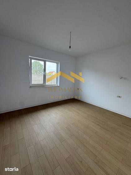 Casă cu 4 camere cu Teren 400 Mp în Sânmihaiu Român