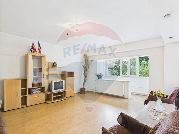 Apartament cu 4 camere decomandat în Ghermănești