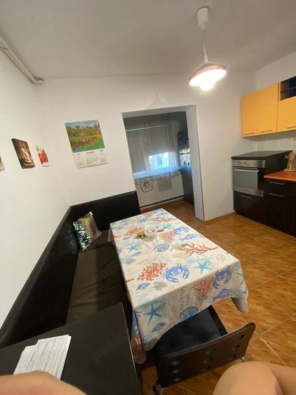 Apartament cu 3 camere decomandat în Casa de Cultură