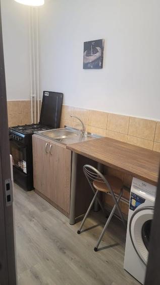 Garsonieră decomandată, mobilată în Nicolina