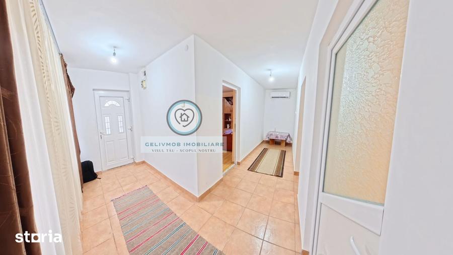 Casă cu 9 camere cu Teren 1000 Mp în Târgșoru Vechi