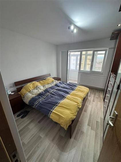 Apartament cu 3 camere decomandat, mobilat în Ultracentral