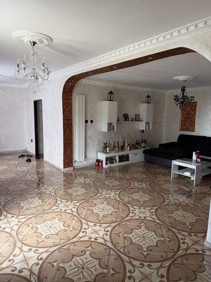 Casă cu 4 camere în Stâlpu