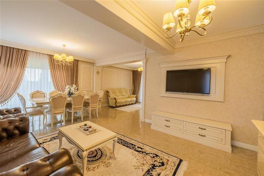 Casă cu 4 camere cu Teren 390 Mp în Sânpetru