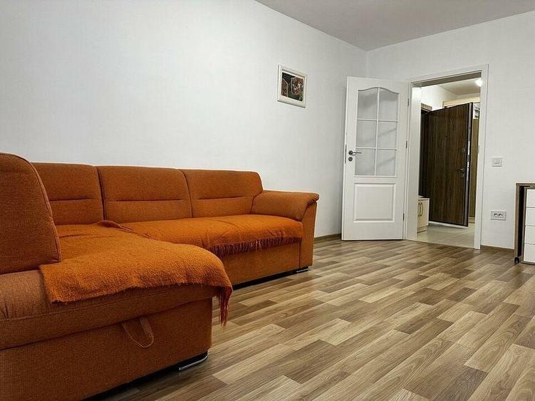 Apartament cu 2 camere semidecomandat în Banu Manta