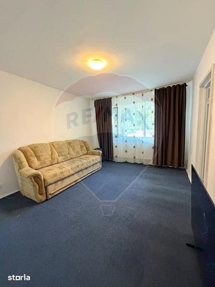 Apartament cu 2 camere semidecomandat în Craiovița Nouă