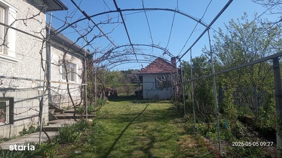 Casă cu 4 camere cu Teren 2200 Mp în Șieu
