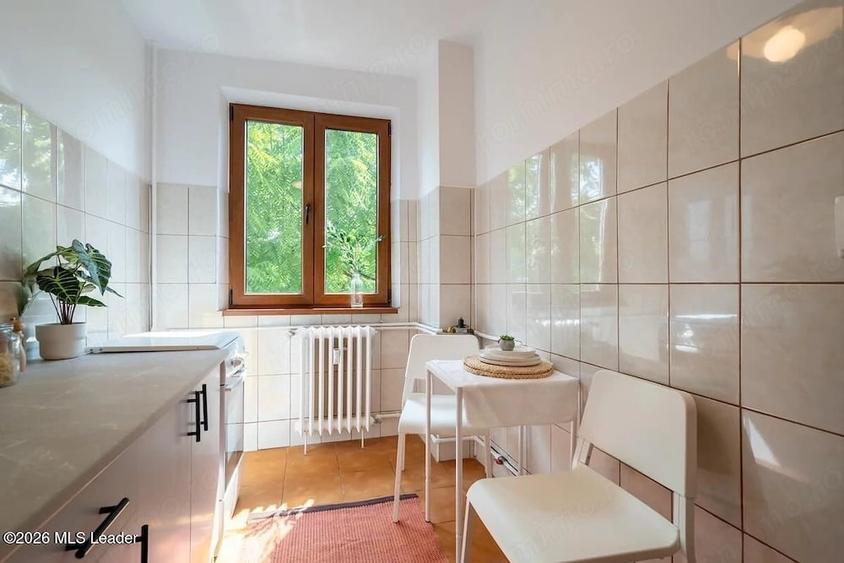 Apartament cu 4 camere semidecomandat în Drumul Taberei