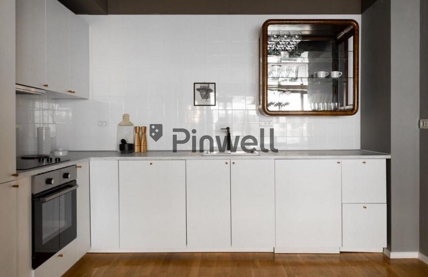 Apartament cu 3 camere semidecomandat, mobilat în Nord