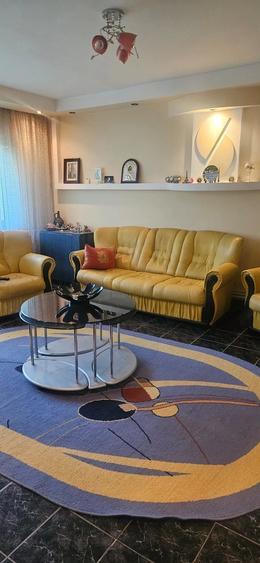 Apartament cu 4 camere decomandat în Central