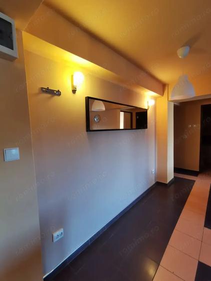 Apartament cu 3 camere decomandat în Micro IV