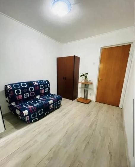 Apartament cu 3 camere decomandat, mobilat în Tei